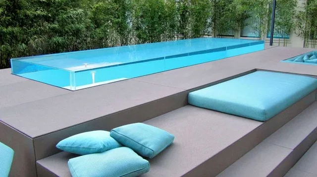 Guía práctica para limpiar y mantener una piscina acrílica
