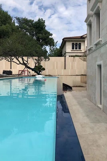 Piscina acrílica de la costa al aire libre